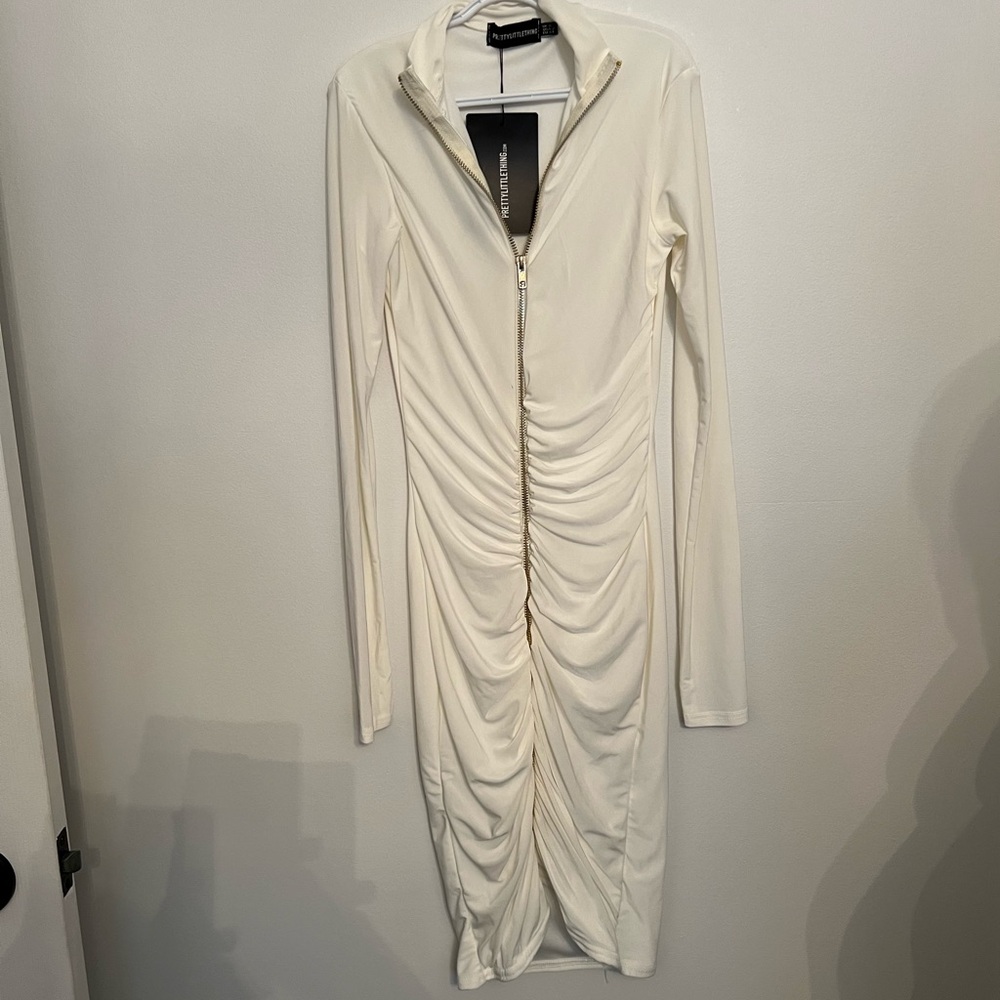 PrettyLittleThing Cream Ruched Long Sleeve Dress